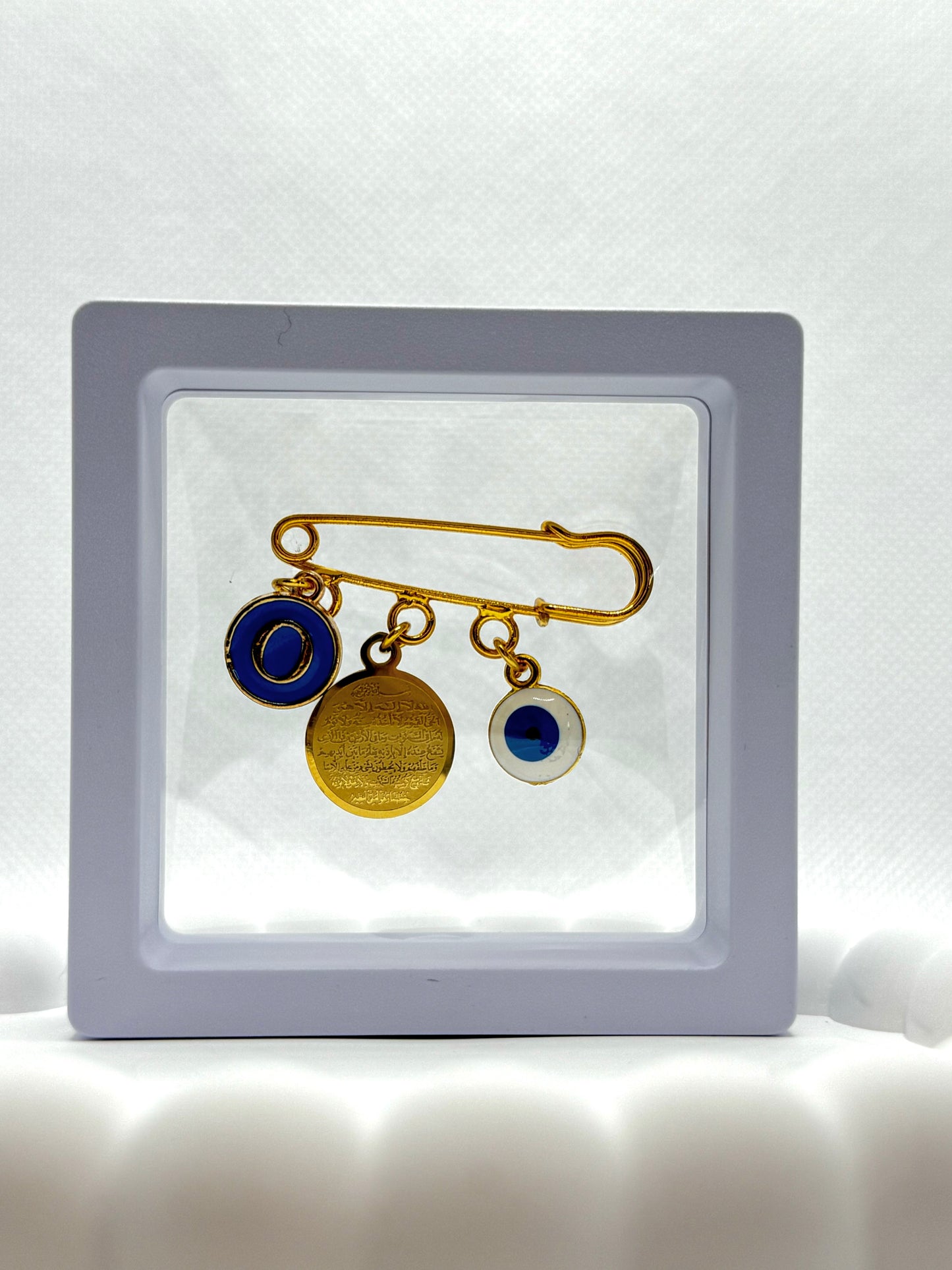 Plain 3 Charm Gold Pin