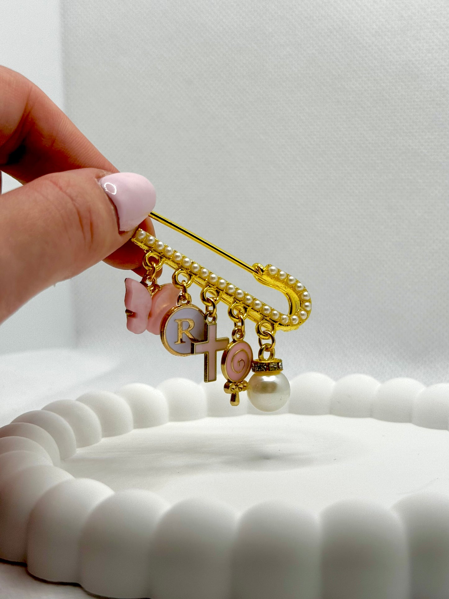 Classic Gold & Pearl Brooch