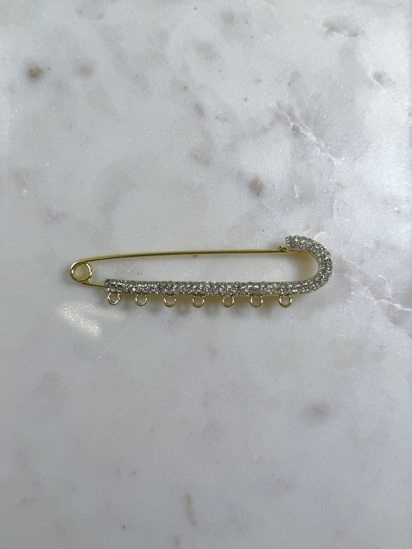 7 Loop Gold Pin